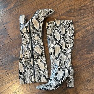 Guess Black and Cream Reptile Print